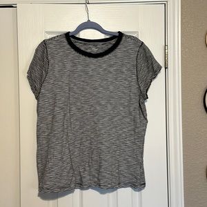 Universal thread XXL black striped t-shirt